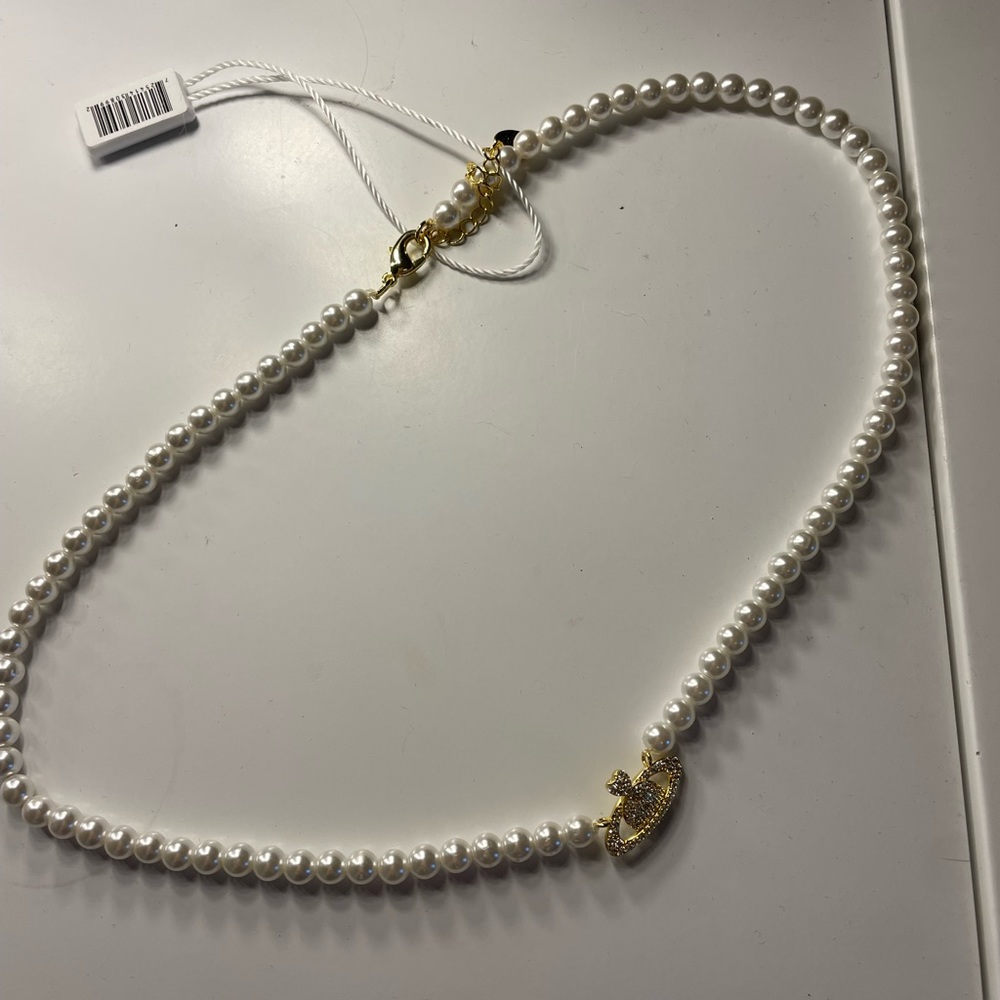 Evry jewel necklace!!! super cute never worn